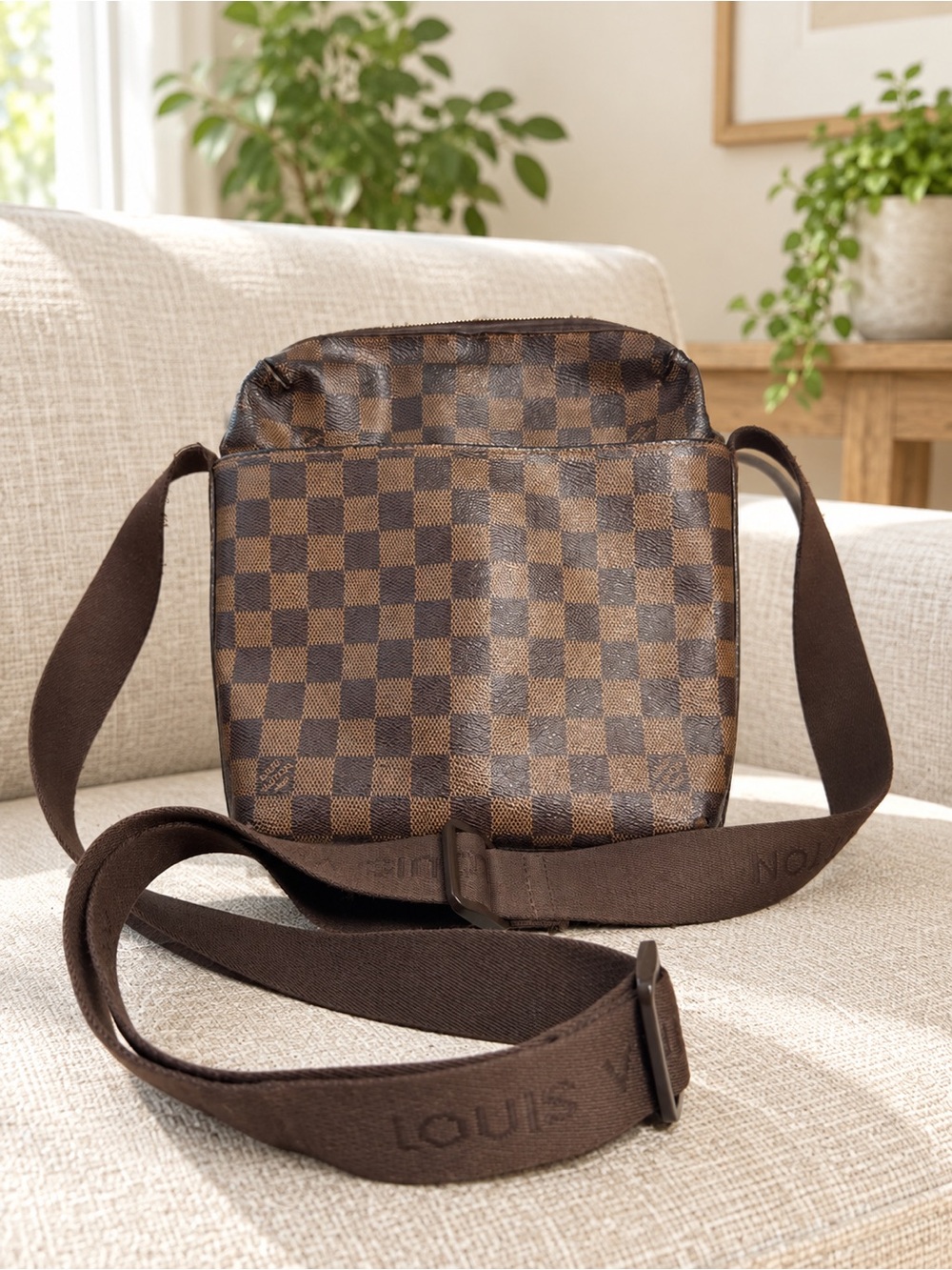 Louis Vuitton Brown Damier Ebene Messenger Trotter Beaubourg crossbody unisex